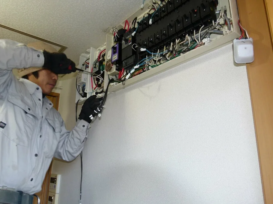 Elektroinstallationen durch FOB